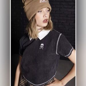 NWT Social Collision Skull Collar crop shirt
